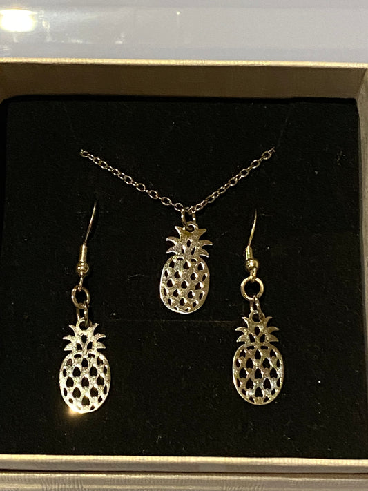 Pineapple necklace & earring set